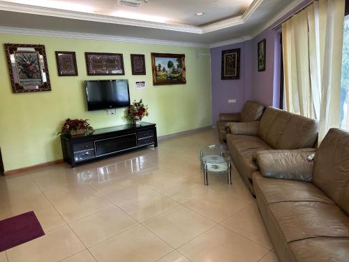 Shared lounge/TV area, GOA INN HOTEL SDN BHD in Gua Musang