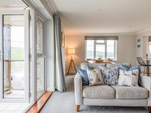 10 Thurlestone Rock - image 3