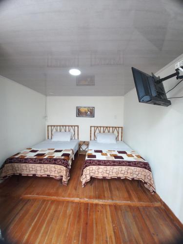 2 double beds