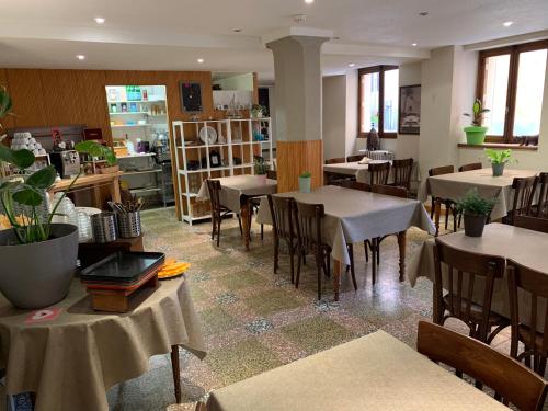 Vista exterior, Initial by balladins, Hôtel Restaurant Broisin (Initial by balladins, Hotel Restaurant Broisin) in Aix-les-Bains-Gresy