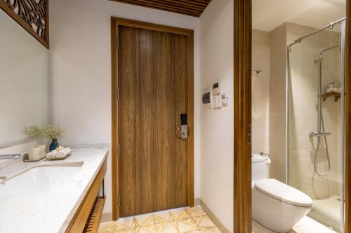 Deluxe Double Room with Balcony and Garden View image 10