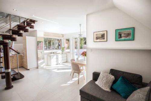 Urban Jungle Taras- luksusowy apartament w Gdyni. – khách sạn tại Karwiny