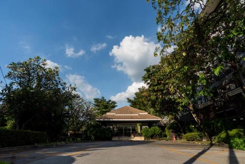 Exterior view, Synsiri Resort in Min Buri