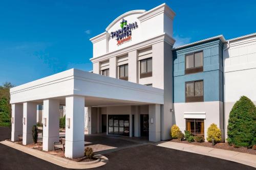 SpringHill Suites Asheville in Asheville, USA