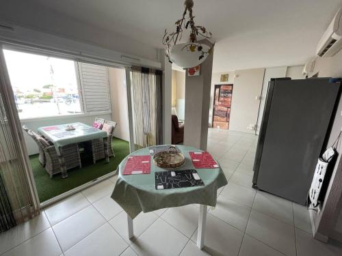 T3 moderne, piscine, clim, parking au Cap d'Agde - FR-1-723-55, Cap d'Agde (foto 2)