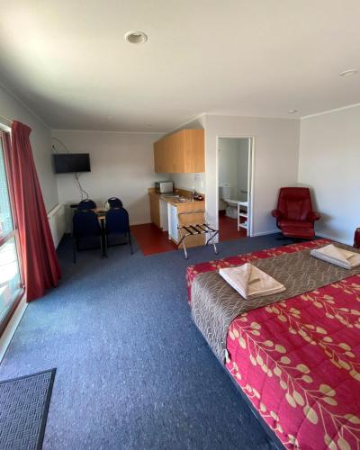 Adventure Lodge and Motels and Tongariro Crossing Track Transport