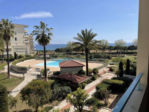 Appartement avec terrasse, piscine et à 5 min de la plage à Juan les Pins - FR-1-252-185 (Appartement avec terrasse, piscine et a 5 min de la plage a Juan les Pins - FR-1-252-185) in Avenue de Cannes