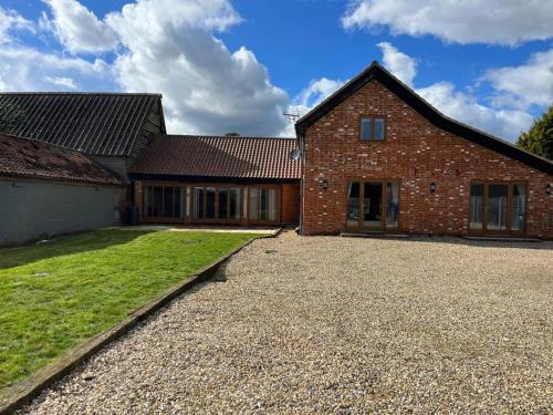 Charming Norfolk Barn Conversion in Barnham Broom