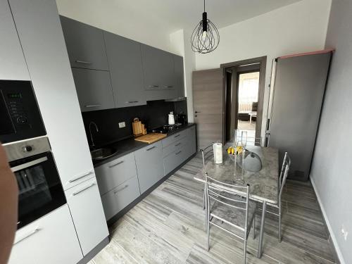 köök, Casa di Afi, lago maggiore 5 min Perfect For 4 - Kitchen - Parking - Netflix in Arona