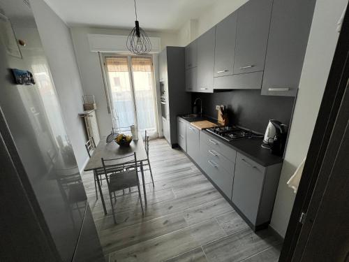 köök, Casa di Afi, lago maggiore 5 min Perfect For 4 - Kitchen - Parking - Netflix in Arona