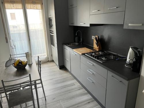 köök, Casa di Afi, lago maggiore 5 min Perfect For 4 - Kitchen - Parking - Netflix in Arona