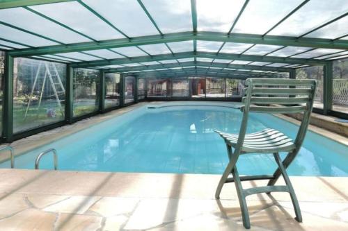 CHALET PISCINE COUVERTE/JARDIN/TERRASSE