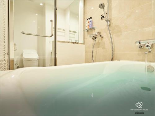 Bathtub, Daiwa Roynet Hotel KOBE-SANNOMIYA PREMIER in Kobe