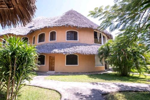 Azuri Homes Malindi, Stylish 1 bedroom beach front villa