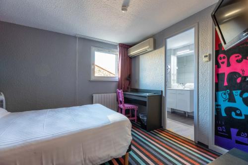 CIT'HOTEL LE DAV Clermont-Ferrand Centre - 샤워실