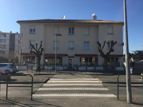 Le Logis Dauphinois - Hôtel - Roussillon