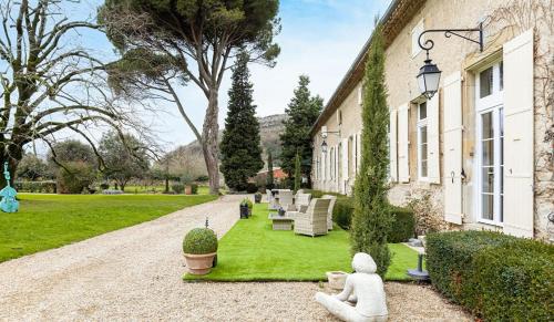 La Chapelle aux Acacias 1