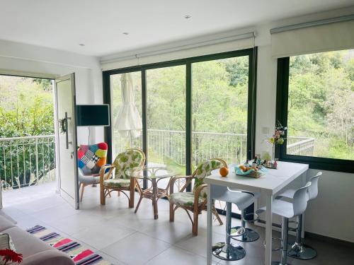 Balkons/terase, Riverside Suite in Kalopanajiotis