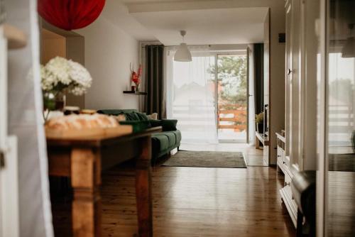 ห้องส่วนกลางสำหรับนั่งเล่น/ดูทีวี, Dom na Lawendowej in กลูชิกา กอร์นา