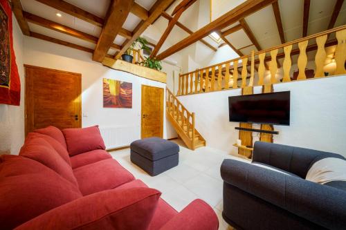 Gîte avec piscine chauffée & aires de jeux pour enfants
