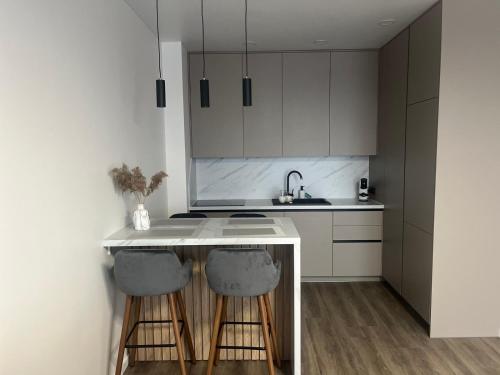 Saules apartamentai, free parking in Sendvario