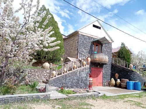 . Luiza Guest House