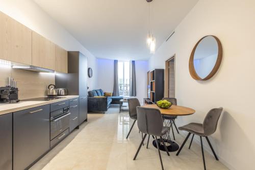 Residence Meynadier - apartments - New - AC - Wifi - Close Beach and Palais - LRA Cannes, Cannes