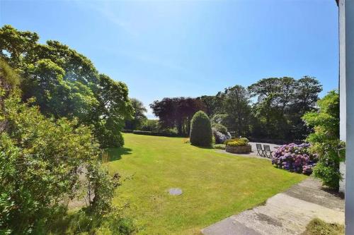 Cuffern Manor - image 5