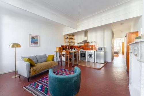 Superbe appart, central, petit balcon & vue Place, Marseille