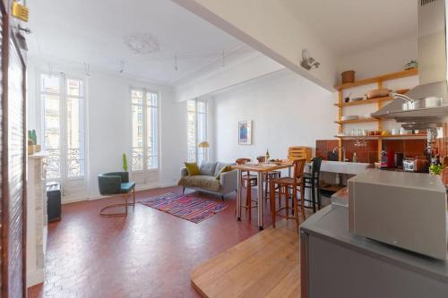 Superbe appart, central, petit balcon & vue Place, Marseille (fotografie 9)