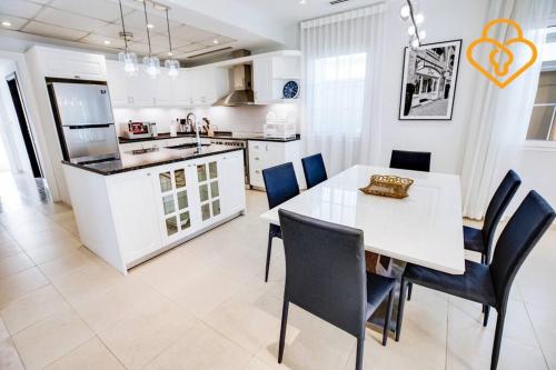 Keysplease Amazing 2 B/R Villa With private Pool, JVT, Dubái (foto 5)