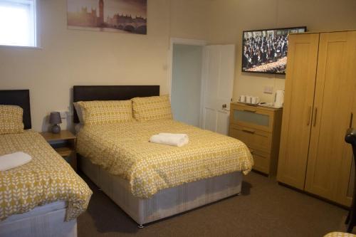 Room, deluxe, family, 3 beds
