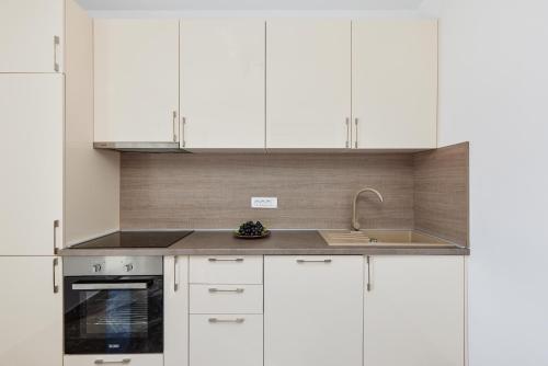 Apartment with Mountain View image 6