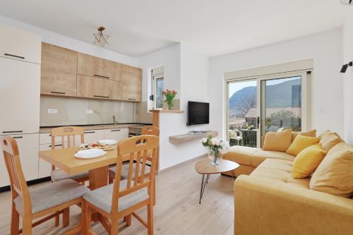 Apartment with Balcony image 6