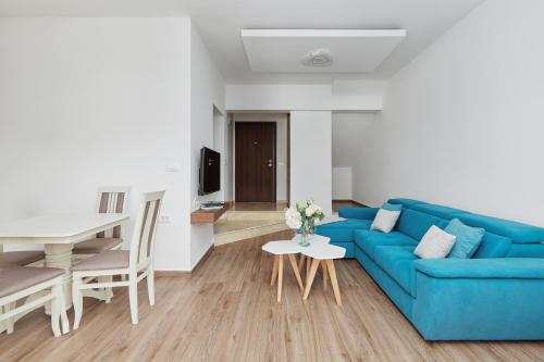 One-Bedroom Apartment image 7