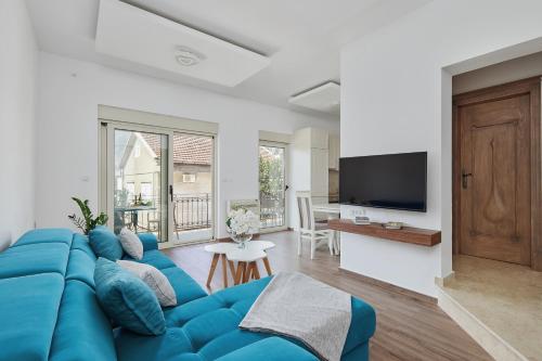One-Bedroom Apartment image 8