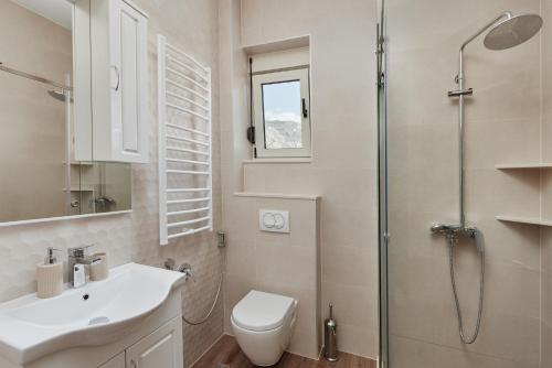 One-Bedroom Apartment image 1