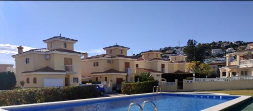 Three-Bedroom House image 10