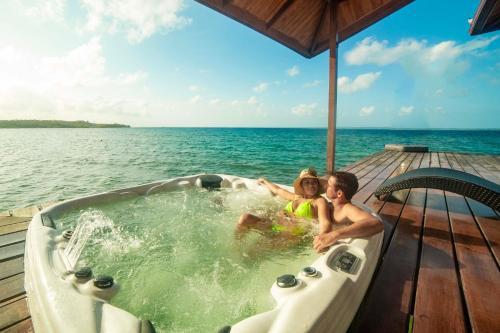 Eco-Lodge Bocas Coral Reef - Over water villa & birds house in Isla San Cristobal