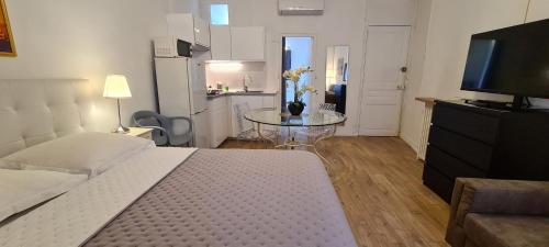 SeaYouSoon Inn Cannes - Studios - image 14
