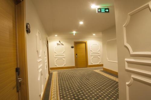 Neba Royal Hotel - main image