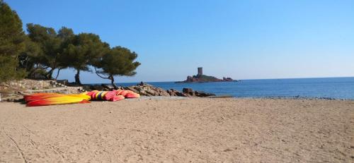 Mobile Evasion OKPL Chalet vue mer in Le Dramont