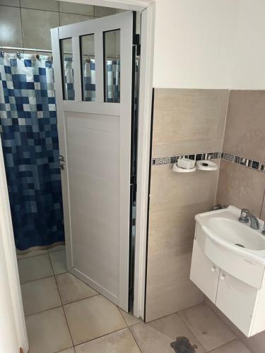 浴室, Departamentos la Merced in 聖尼古拉斯德洛斯阿羅約斯