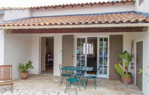 Nice Home In Les Angles With Private Swimming Pool, Can Be Inside Or Outside