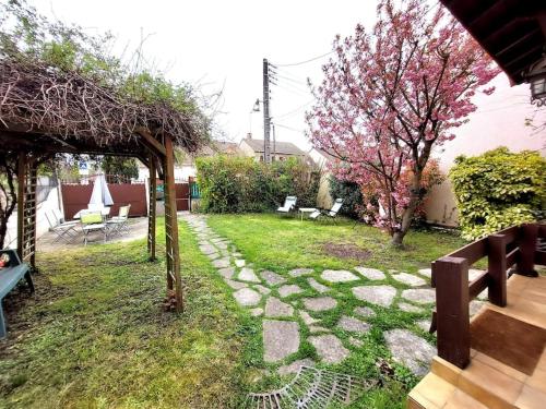 Villa Manarola - 10pers/4Ch - jacuzzi & jardin in شيلي-مازارين