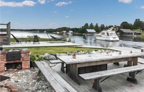Фасада на хотела, Nice Home In Åstön With House Sea View (Nice Home In Aston With House Sea View) in Söråker
