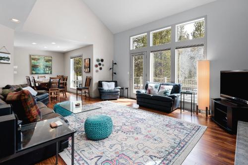 3 Lark Lane - Meredith Lodging image