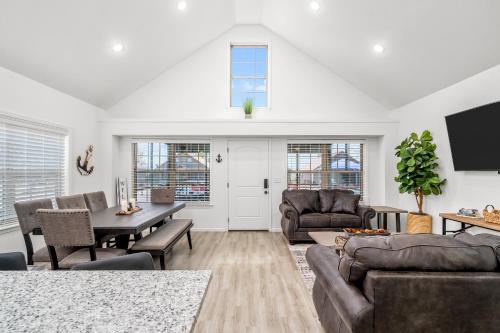 4BD Lodge at Table Rock Lake - Near Marina - Pool - BBH 4BD Lodge at Table Rock Lake - Near Marina - Pool - BBH