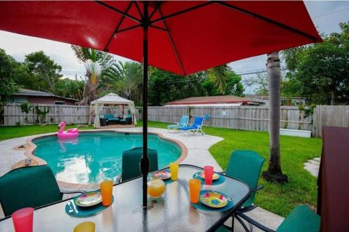 Tropical Oasis Private Pool 10 min to Fort Lauderdale Beach and Las Olas in Fort Lauderdale, USA