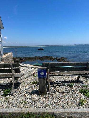 Borough Beach Apartment in Stonington, USA